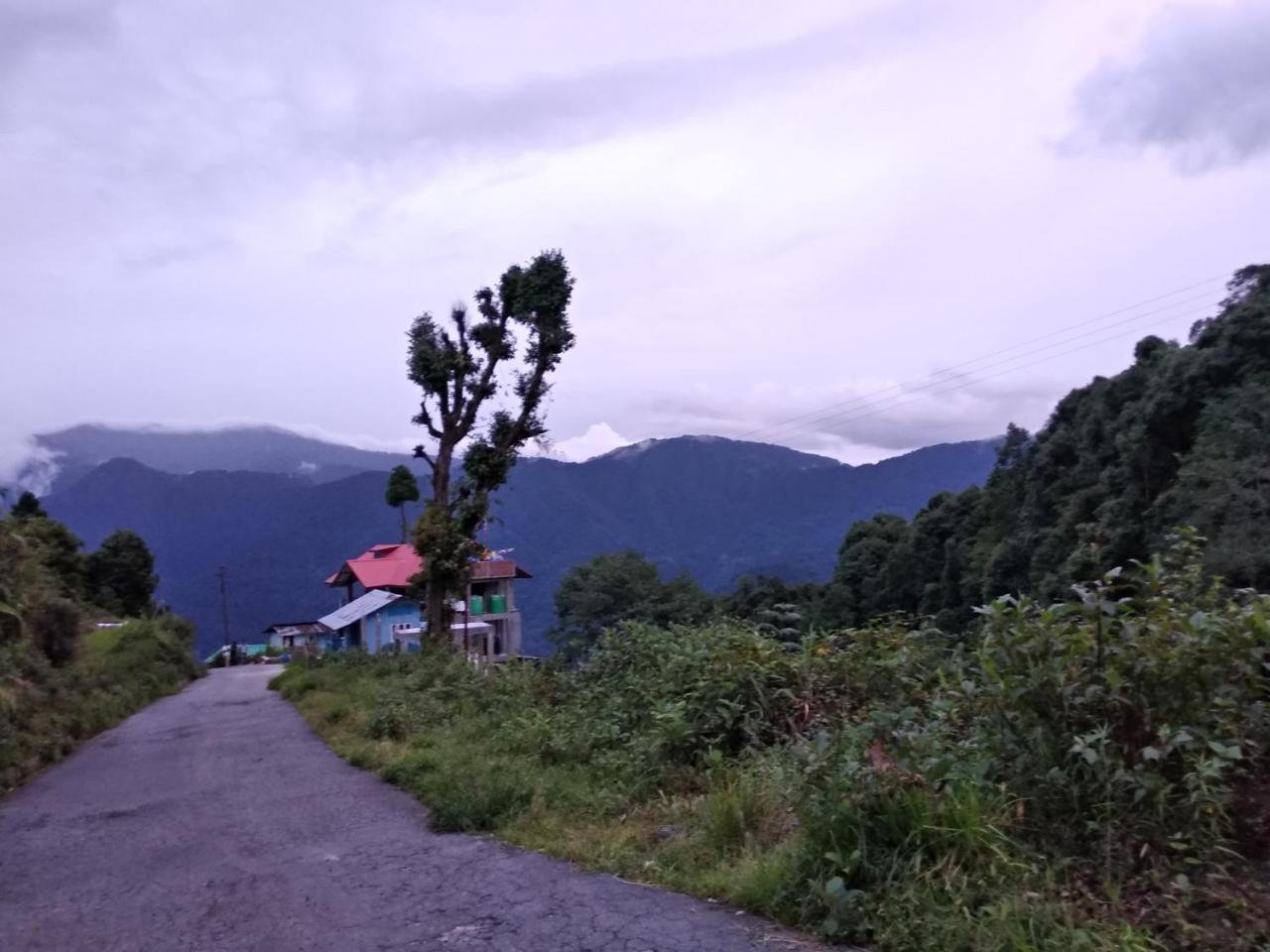 Tibet Homestay Rishop Eksteriør billede
